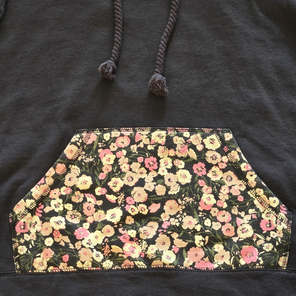 Billabong Hoodie Women's XL (Fits like a Large) Black / Floral Multicolor RARE - Picture 3 of 7